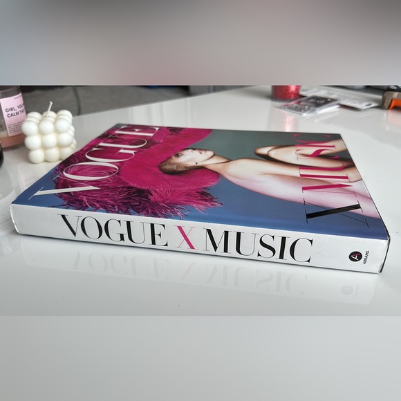VOGUE x MUSIC Coffee Table Book - Picture 7 of 10